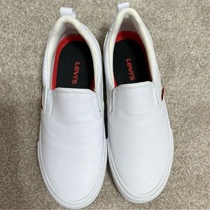 NEW Levi Women slide on shoes size 8.5